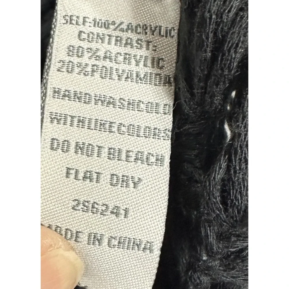Cecico black crochet